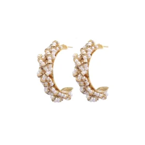 GOLDEN HOOD EARRING WITH PEARLS